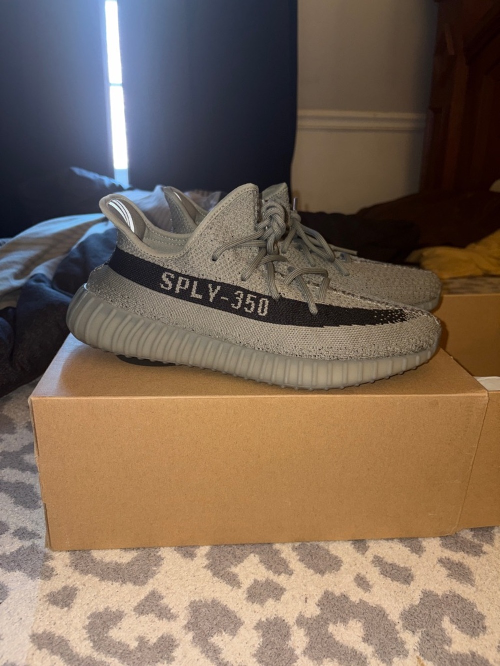 Yeezy Boost 350 V2 Mens  Grey/Black Sneaker